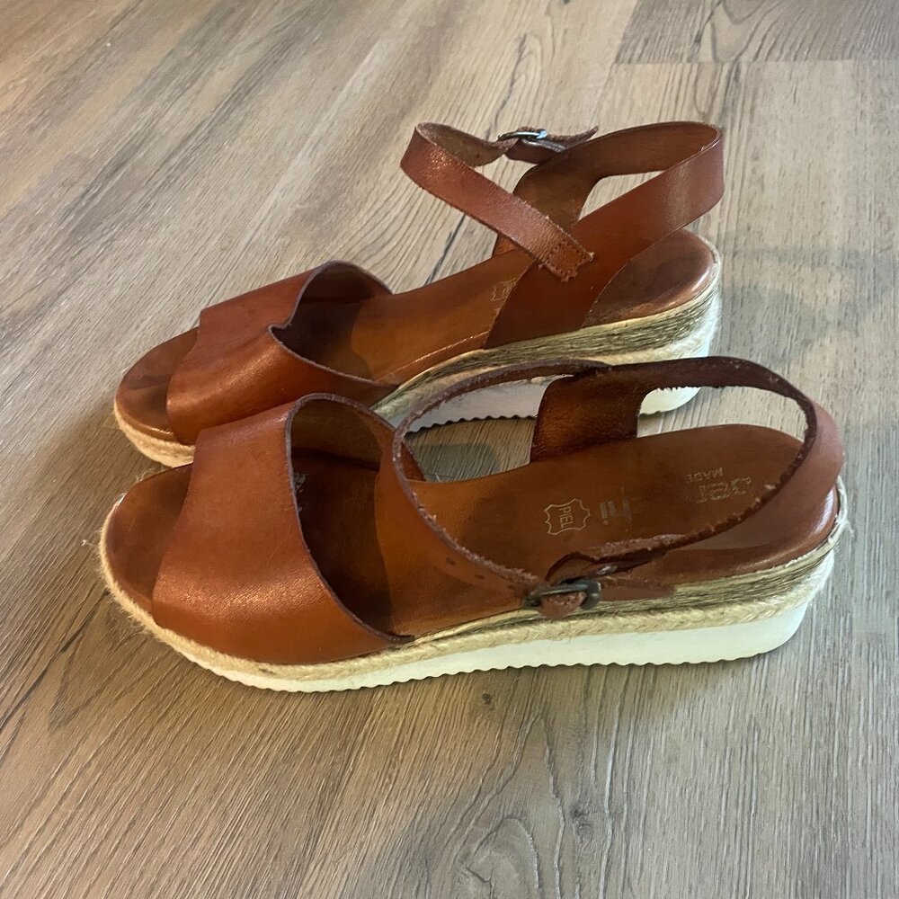 Bertuchi Piel Leather Strappy Sandal Buckle Made in Spain Brown 8.5/40!